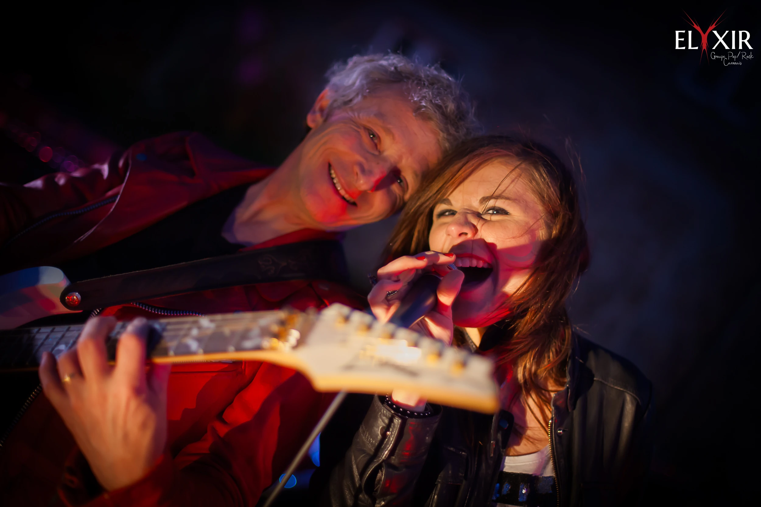 Live concert with singer Aurélie and guitarist Philippe from Elyxir – captured by a visual communication agency in Connecticut
