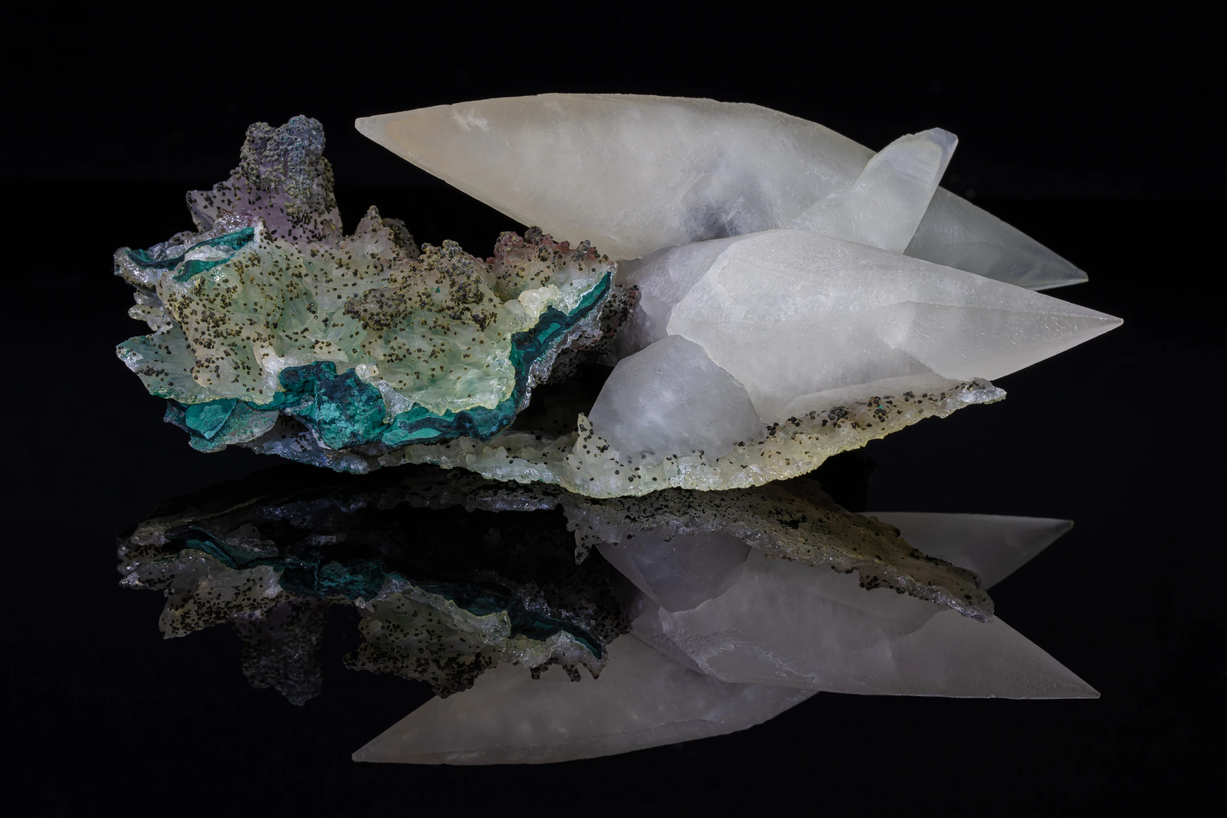 General view of calcite specimen with granular inclusions – Rock of Science project 2021